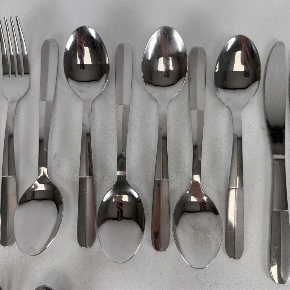 Mixed lot of 19 pc CAMBRIDGE CBS 176 Stainless Flatware Set